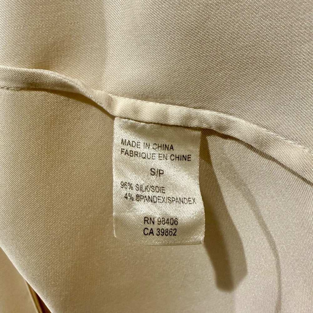 Theory Button-Up Long Sleeve Fitted Silk Shirt In Beige Size Small cream color - Picture 5 of 8